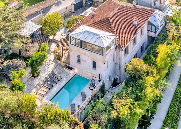 Villa Ref 2134 - - Magnificent For Rent Cannes
